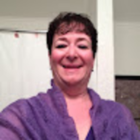 Meet your Posher, Carrie - Picture 1 of 1